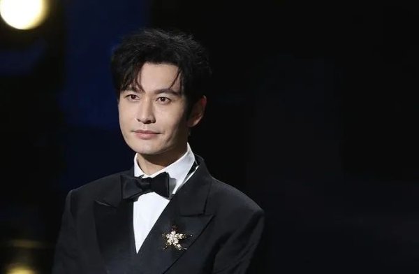 金色配资门户网 黄晓明回应考博落榜：明年再战